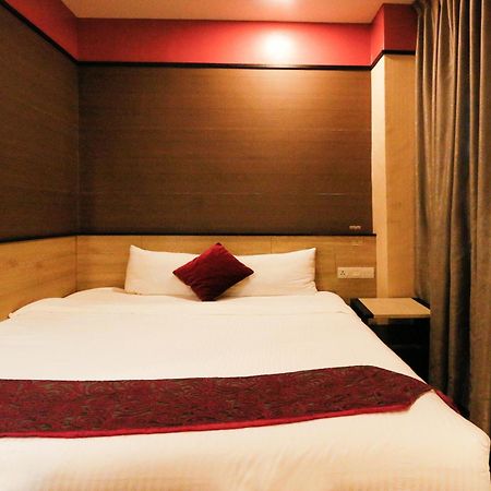Golden Roof Hotel, Seri Iskandar Extérieur photo